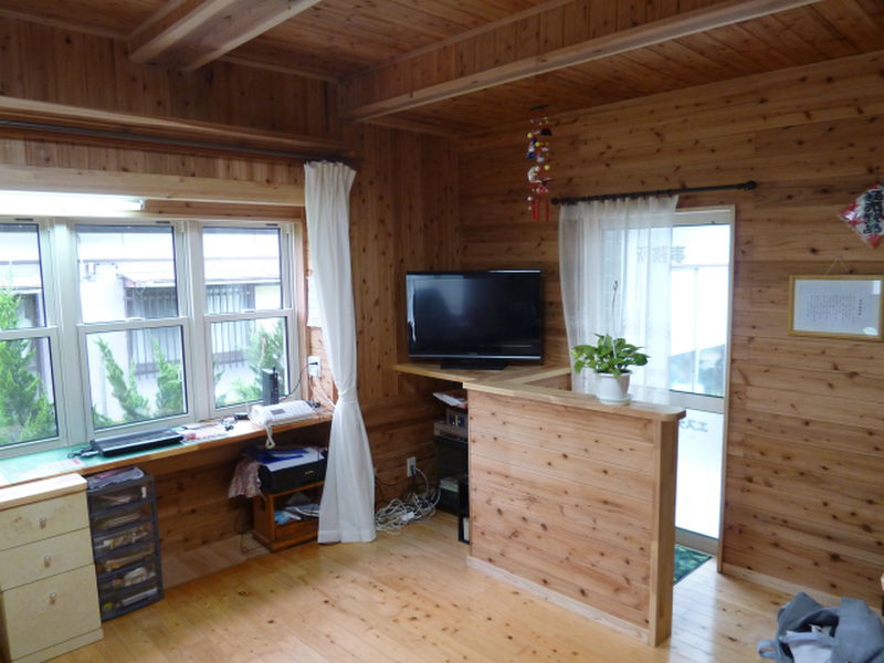 壁と床を飫肥杉でリフォーム