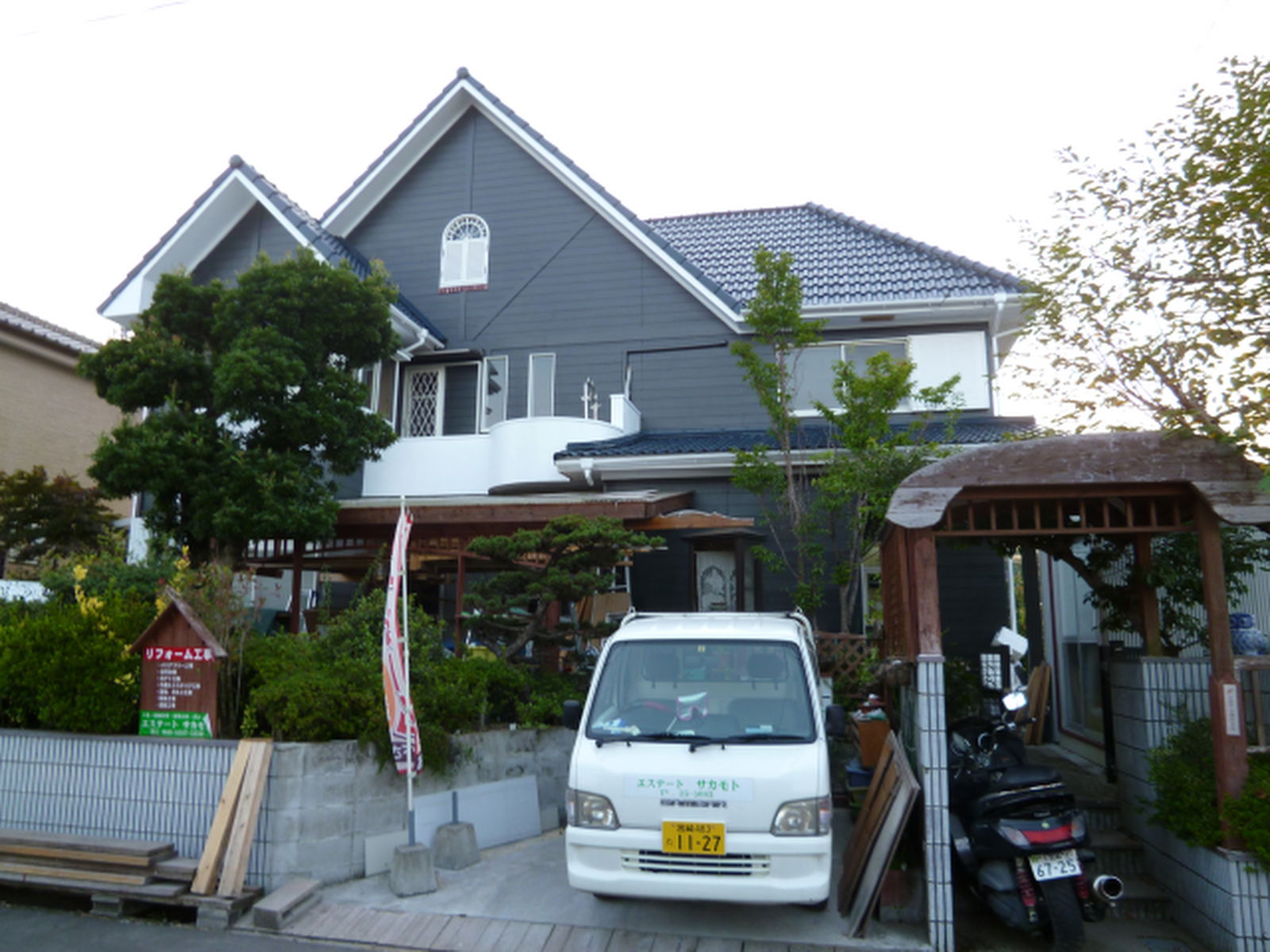 屋根の塗装で防水性アップ